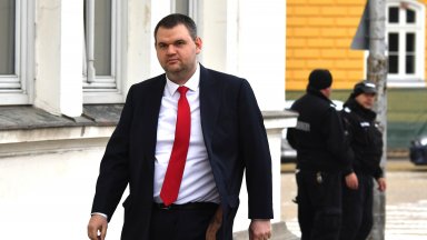 ДПС няма решение дали ще издигне кандидат за на НС, Пеевски се надява на кабинет