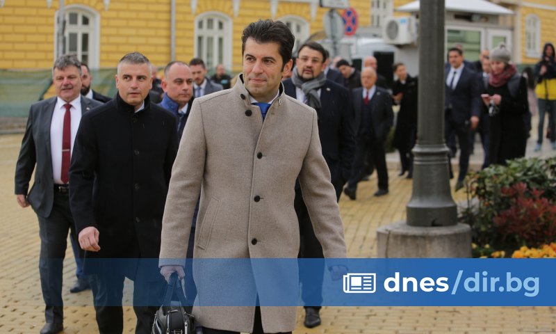 64-имата от групата на новата коалиция дойдоха до Народното събрание