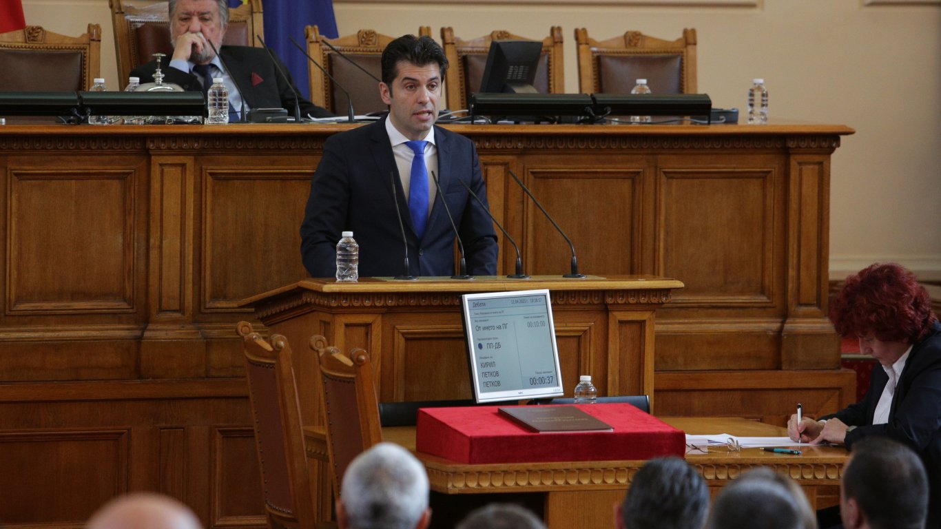Кирил Петков призова НС да решава реалните проблеми на хората и изброи приоритетите