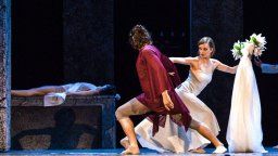 Ballett "Arabesk" tilstede "Romeo og Julie" i anledning den internasjonale dansedagen