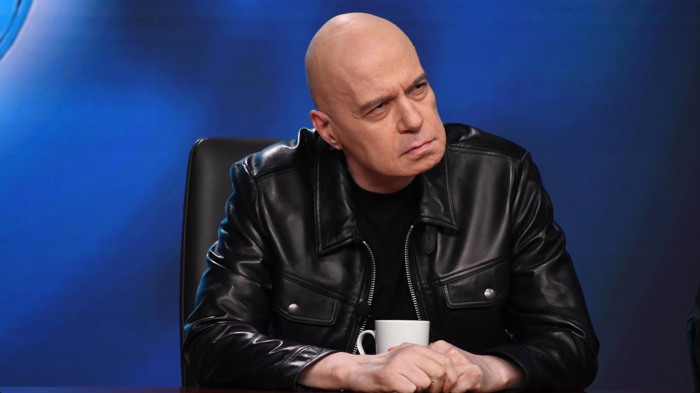 Слави Трифонов призова за оставка на председателя на бюджетната комисия