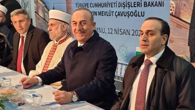 В интервю за телевизия Хабертюрк снощи Чавушоглу засегна различни теми