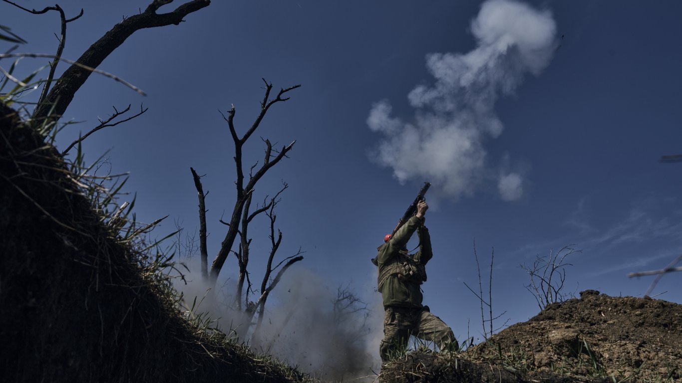 Войната в Украйна: Русия обяви, че напредва в Бахмут. Путин улесни мобилизацията