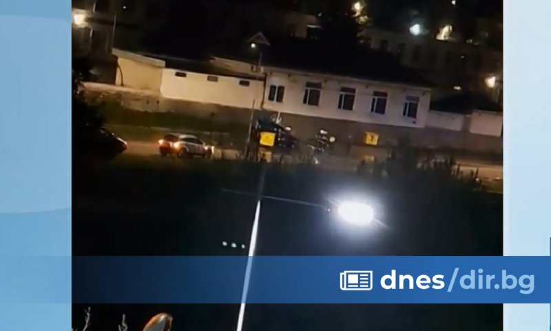 Инцидентът е станал на ул. Орловска в града, като разпределително табло