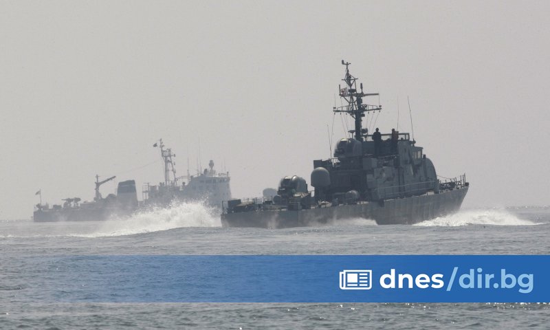 В отговор Сеул изстреля три ракети, преустанови въздушното движение и