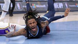 Плейофите в НБА: Японец поведе Лейкърс към изненада, звездни контузии помрачиха нощта