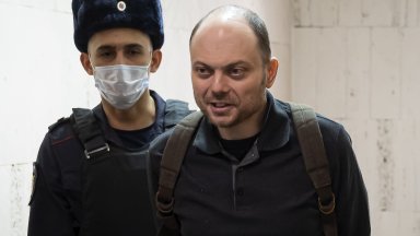 Известният критик на Кремъл Владимир Кара-Мурза бе осъден на 25 години затвор