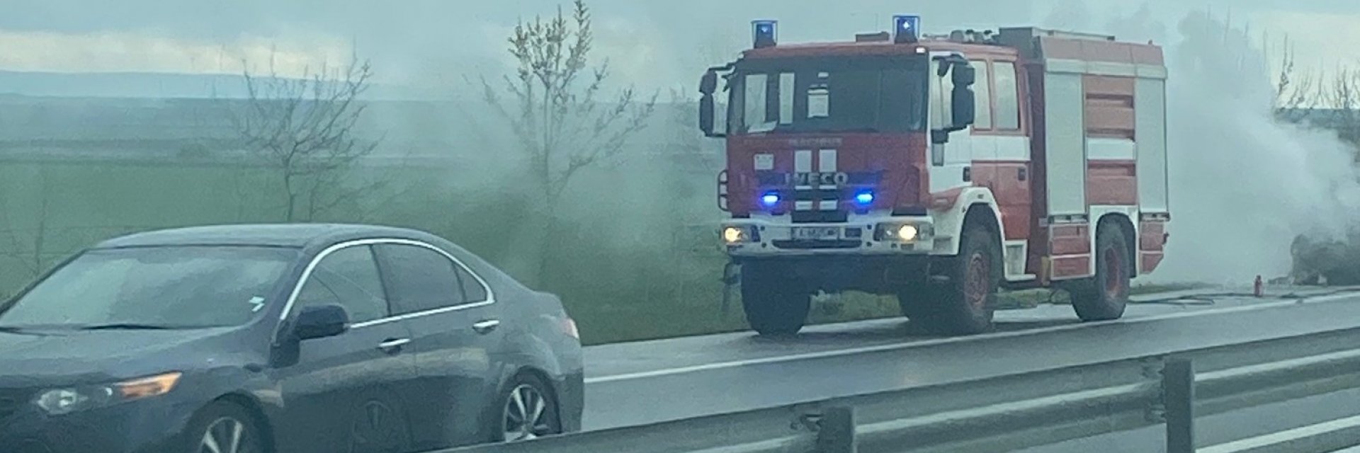 Горя джип на "Гранична полиция" на магистрала "Тракия" (видео)