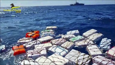 Полицията нарече находката в морето рекордна досега конфискация съобщава БТА Наркотиците
