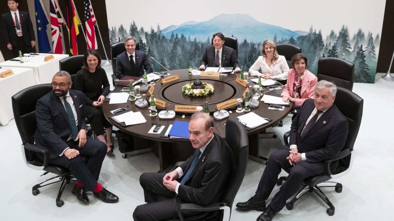 Г-7 с ангажимент за свят без ядрени оръжия, още санкции за Русия и обучение на украински пилоти