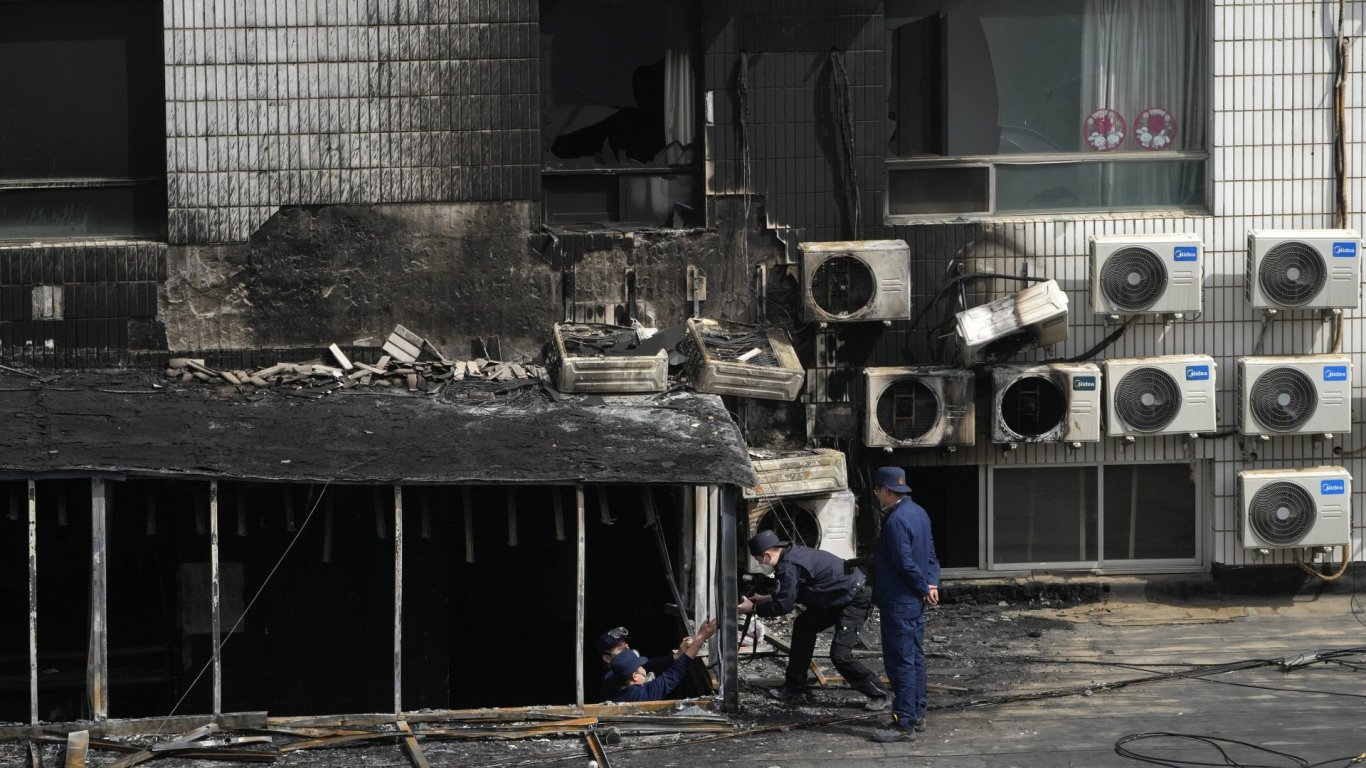 Пожар взе 20 жертви в болница в Пекин, разследват случая 