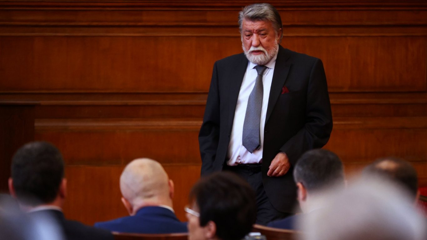 Вежди Рашидов: Държава не се прави на коляно, трябва парламент с четиригодишен мандат