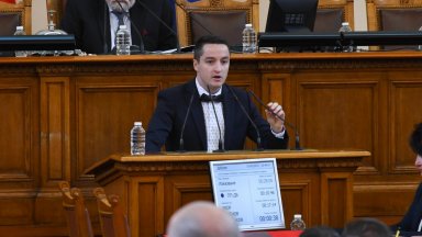 Божанков стана провокиран от изказването на Корнелия Нинова в което