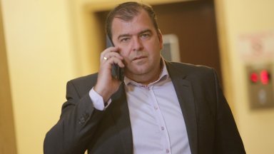 Решението ще влезе в сила от 24 април и ще