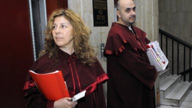 В телефоните е намерена и извлечена информация от началото на