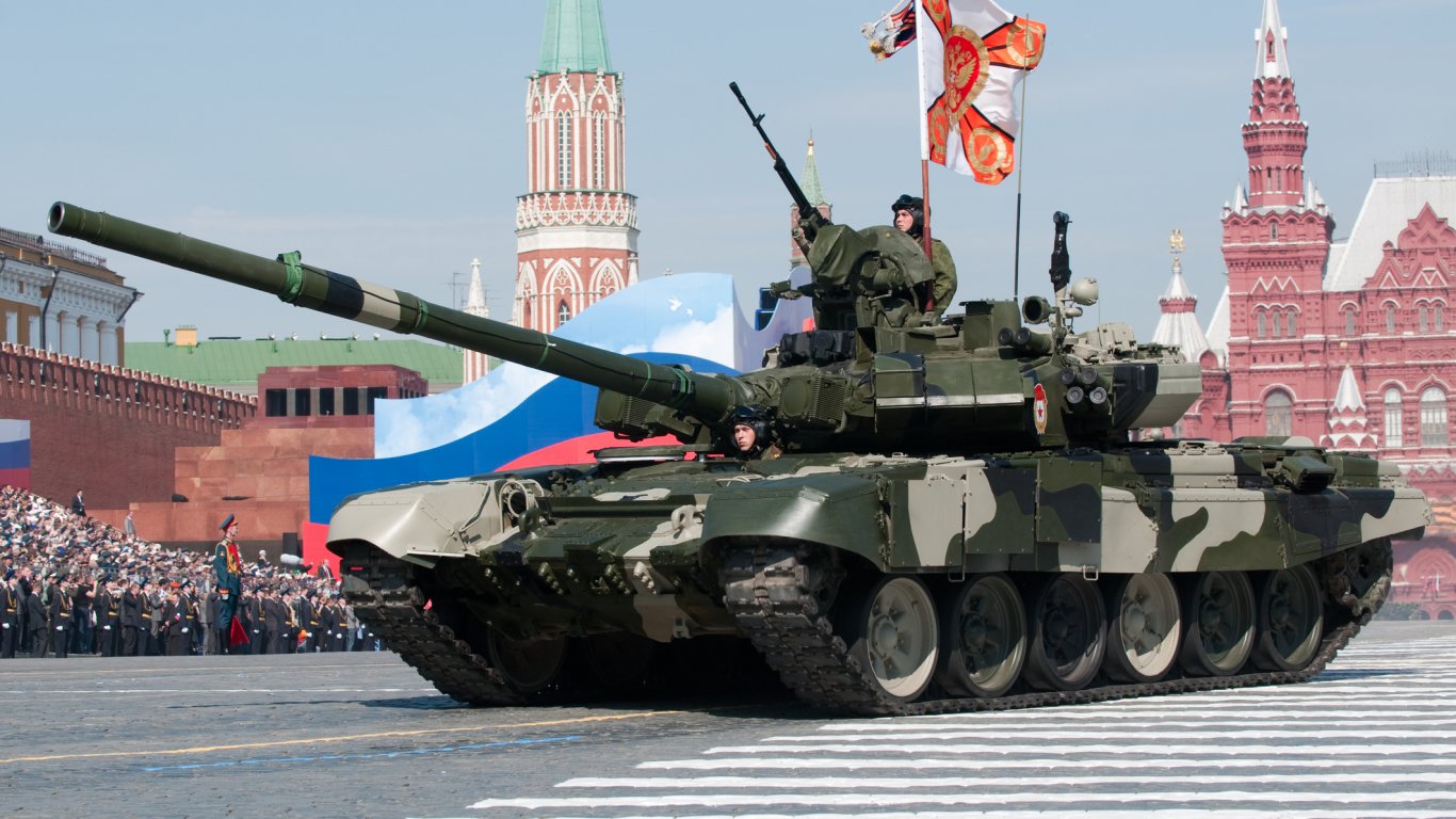 Заснеха нов руски танк Т-90 на ТИР паркинг в Луизиана, САЩ