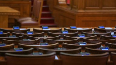 Възнагражденията на народните представители се равняват на 3 средномесечни заплати