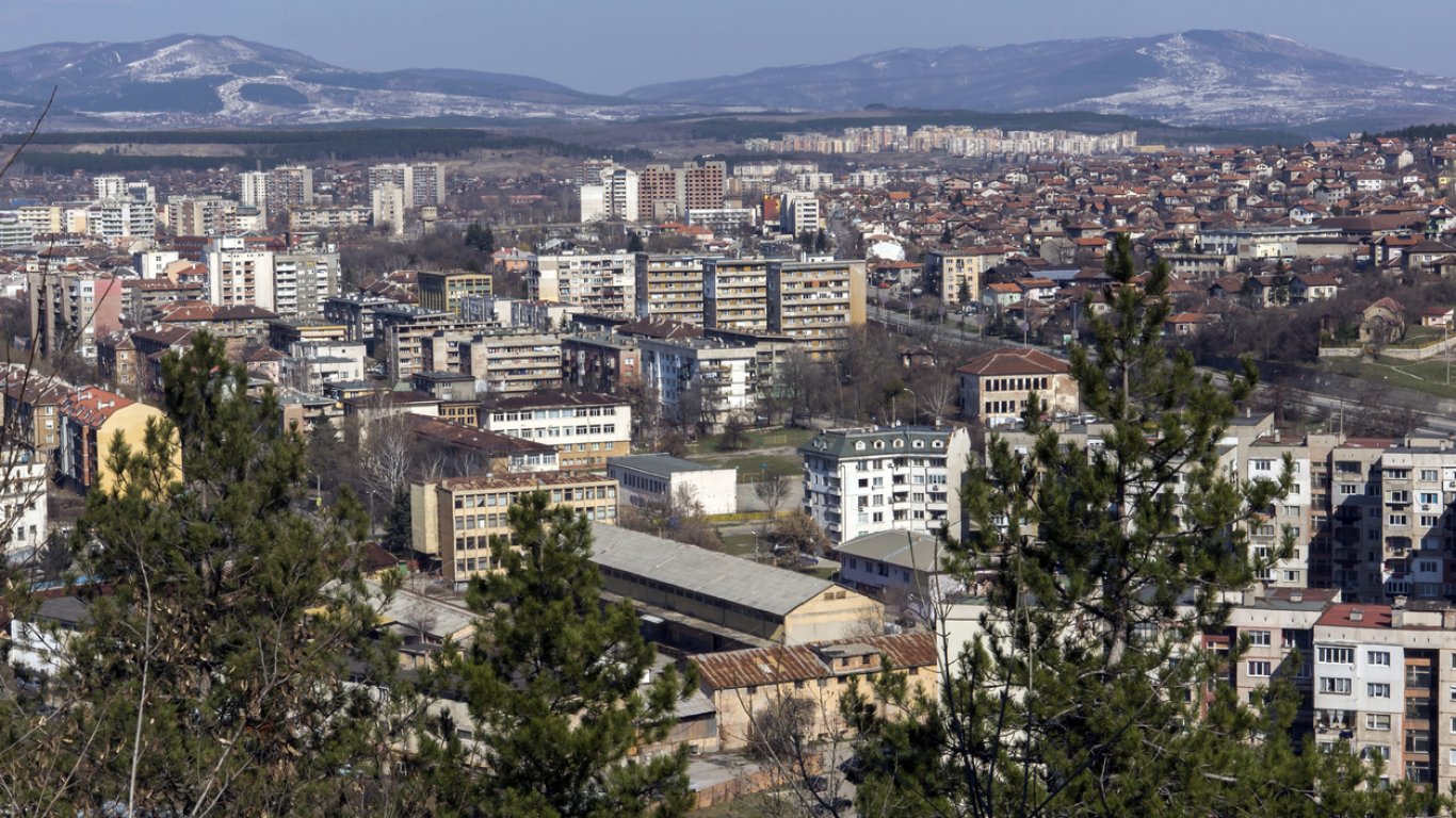 Голяма част от Перник отново без топла вода и парно заради авария 