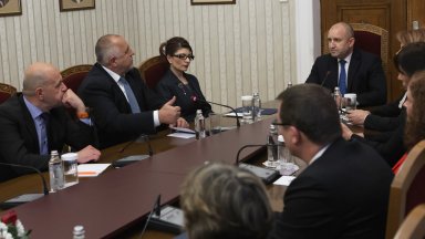 Вчера държавният глава започна консултации с представители на парламентарните групи