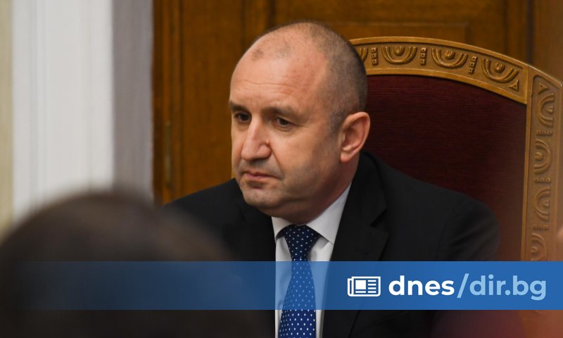 Малко по-рано пред Румен Радев лидерът на Възраждане Костадин Костадинов