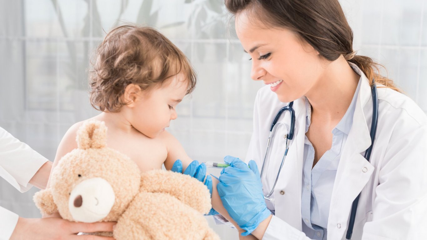 Имунизационен календар: Какви ваксини се поставят на бебетата