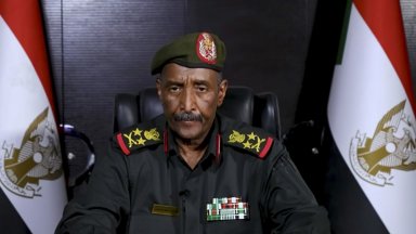 Военните в страната съобщиха че началникът на суданската армия и
