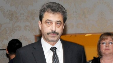 За сигнала подаден от адвоката му Константин Симеонов съобщи самият Цветан Василев