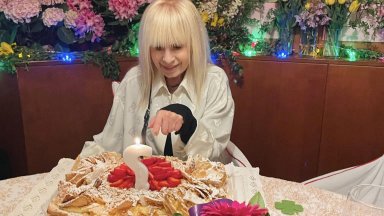Лили Иванова отново отпразнува рождения си ден с въпросителна