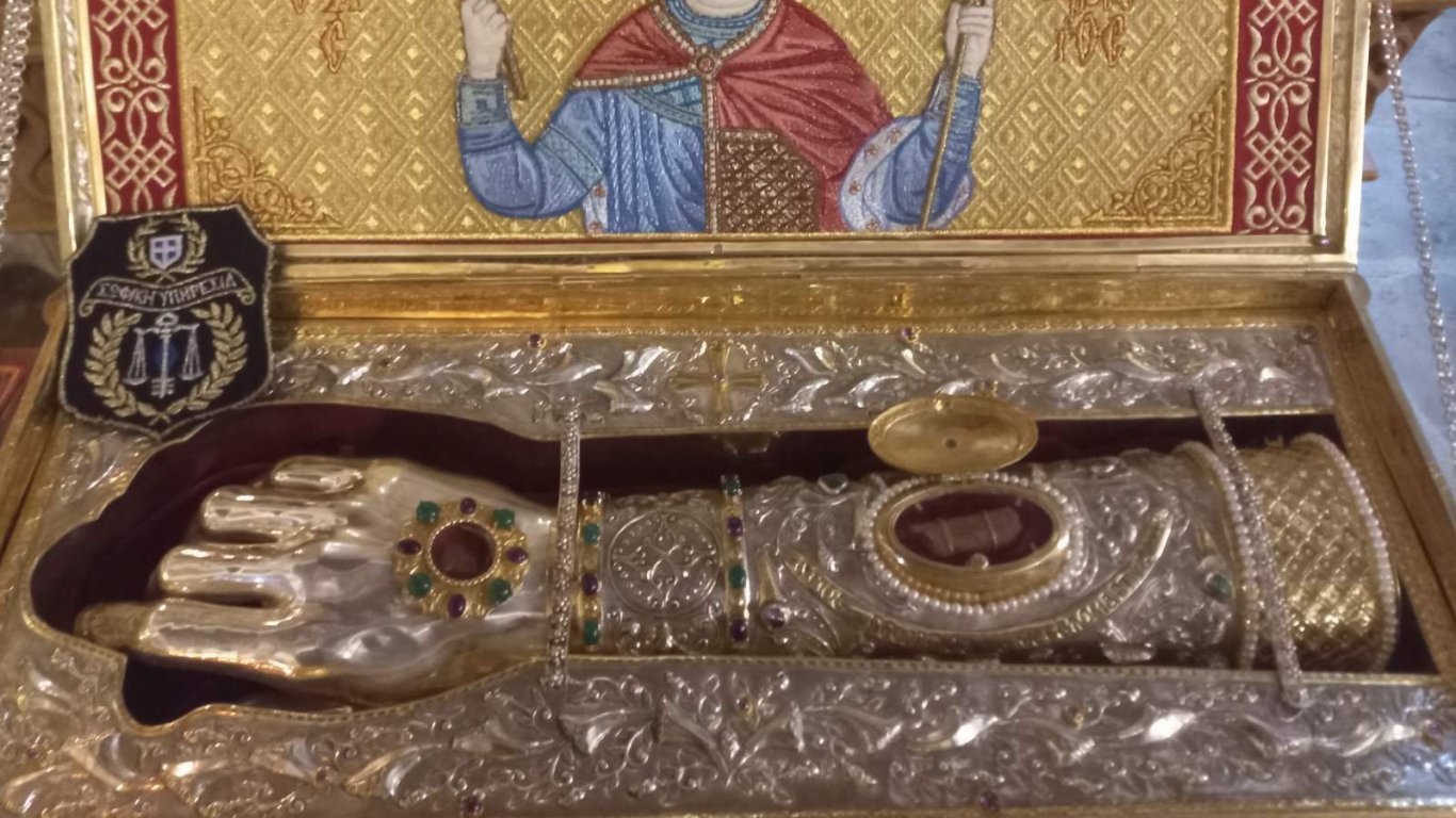 5 български храма посрещат чудотворните мощи на св. Георги Победоносец 