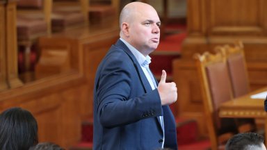 Владислав Панев: Войната в прокуратурата увеличава шанса за кабинет с втория мандат
