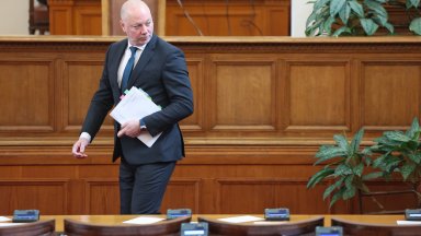 Желязков заяви че ще има санкции но след като първо