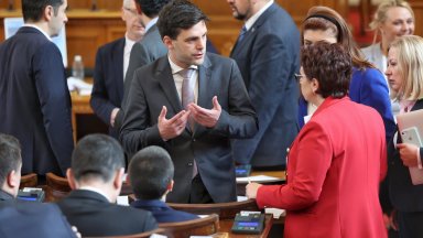 Минчев уточни че няма договорка за смяна на министри при