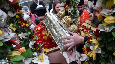 Броени дни преди Гергьовден частица от мощите на Свети Георги