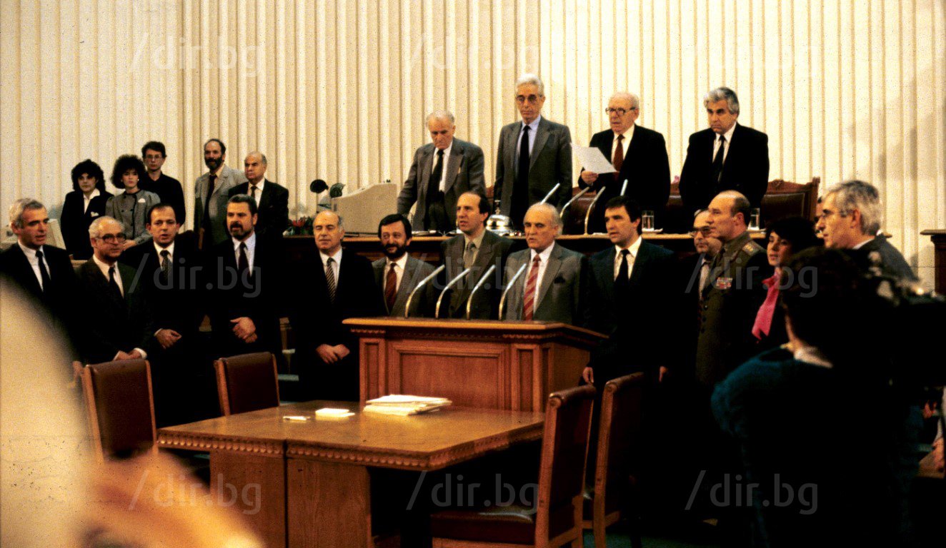 Клетвата на кабинета Димитър Попов на 20 декември 1990 г.