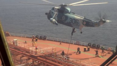 Ирански военноморски командоси са завладели пътуващ за САЩ петролен танкер в Оманския залив