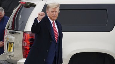 Тръмп разговаряше с репортери докато играеше голф След като вкара