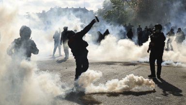Жан Батист Троньо беше пребит от протестиращи срещу правителството в град