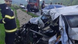 Български шофьор загина при челен сблъсък с автобус в Румъния