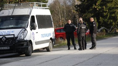 Около 11 45 в понеделник на пътя София Самоков избухна взрив