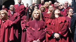 Протести в тоги в цялата страна в подкрепа на Иван Гешев (снимки)