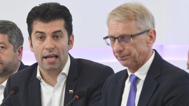 От най високата трибуна тази в парламента четейки декларация