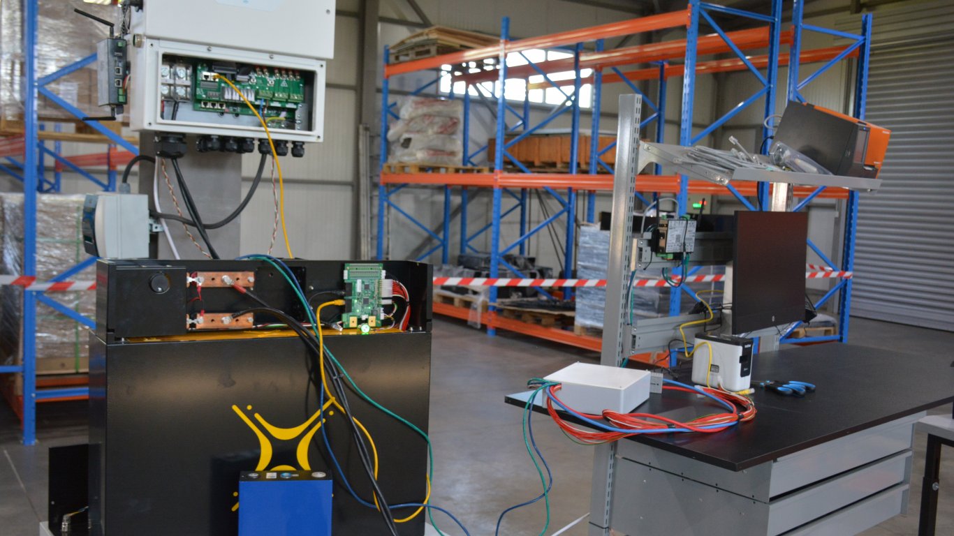 Фабрика за сглобяване на батерии заработи в Русе (снимки)