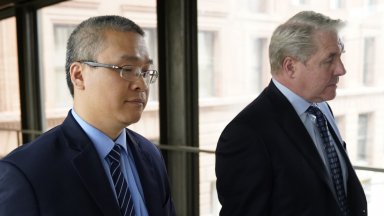 Обвинението срещу Тао един от четиримата полицаи участвали в ареста