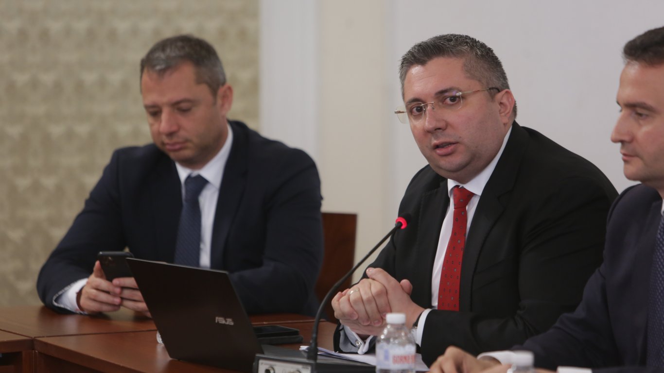 Добрев се извини за обещания премиер от ГЕРБ, Нанков: Взехме трудно и тежко решение