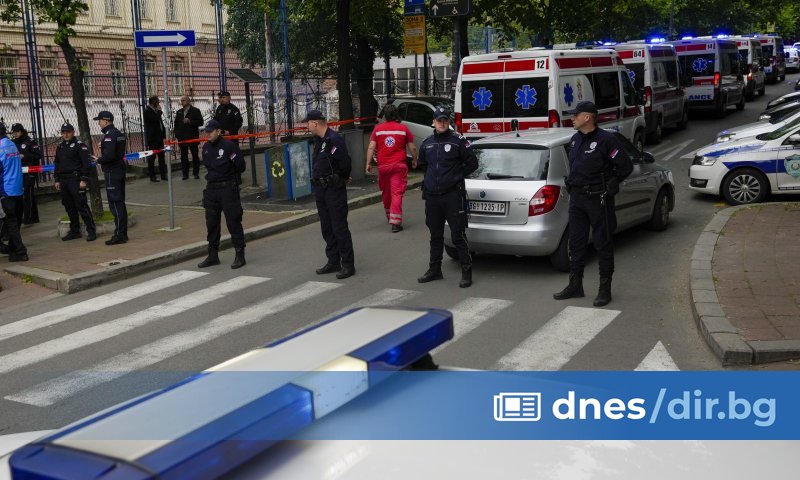 По последни данни жертвите са девет - един охранител и