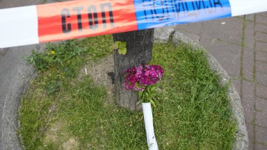 Поискаха 12 г. затвор за бащата на ученика, извършил масово убийство в училище в Белград