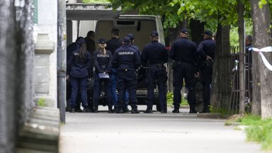 Според първоначалните информации известията за поставени бомби са пристигнали на