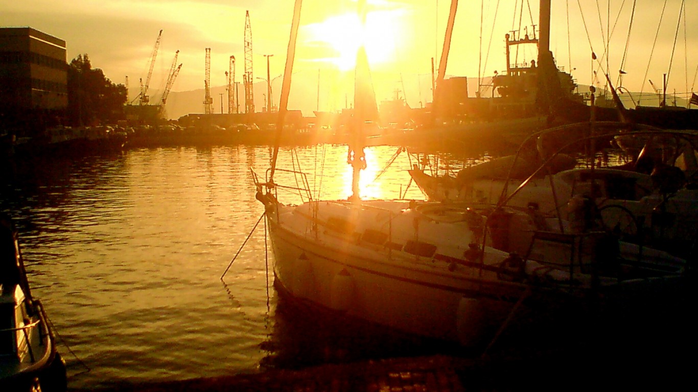 Елевсина - гръцкият град,  създаден от индустриалния ад 