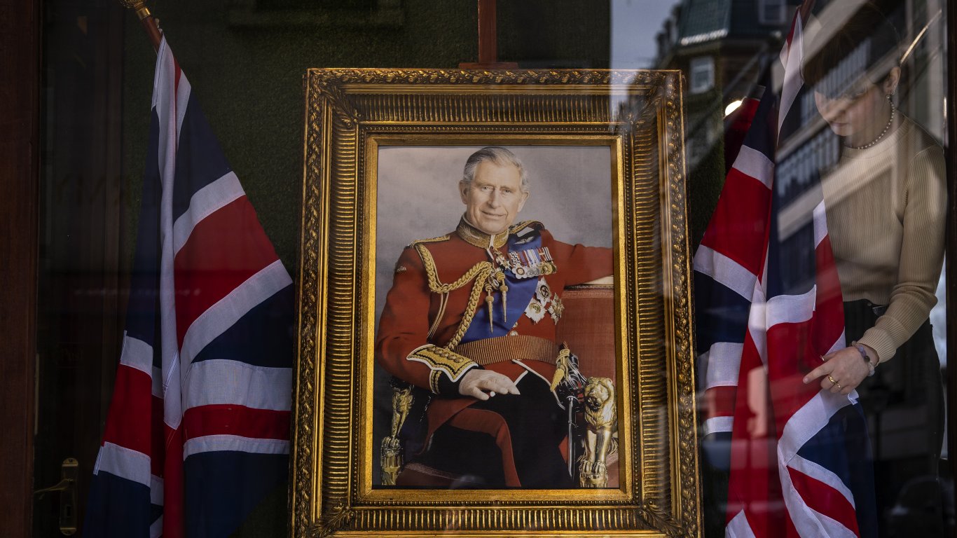 Коронацията на Чарлз Трети вълнува малко британците