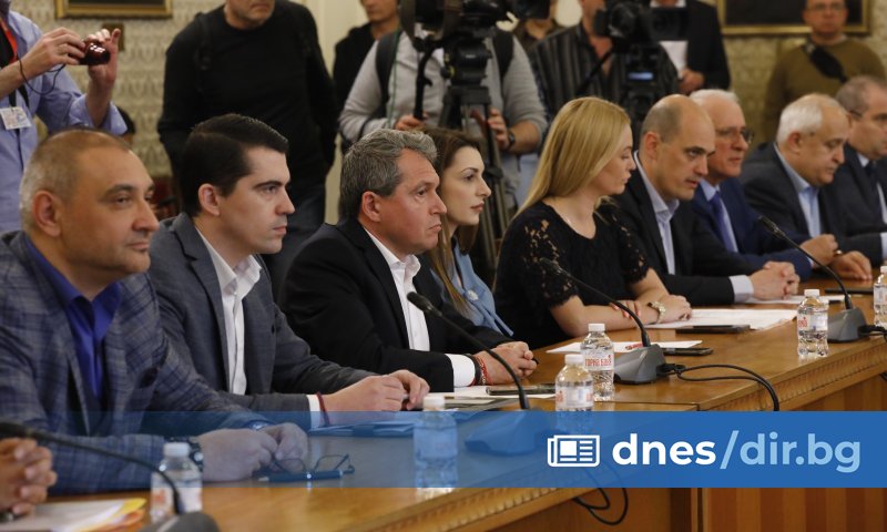 Председателят на ПГ на ГЕРБ-СДС Десислава Атанасова отбеляза, че това